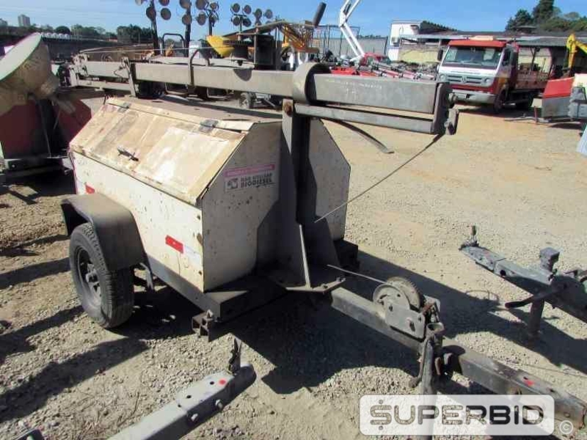 02 TORRES DE ILUMINAÇÃO Á DIESEL TEREX RL4000, POT.: 4-6 KW. (Ref.: JEJ)