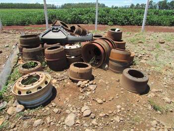 SUCATA DE 900 KILOS DE CAMPANA DE FREIO DE FERRO. (Ref.: JL)