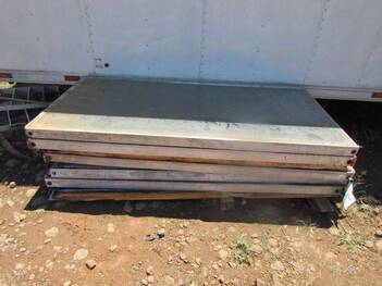 07 PLACAS SOLAR EM ALUMINIO E VIDRO, TAMANHO: APROX. 1600 X 1000 MM. (Ref.: JJ)