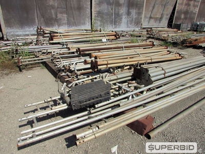 11 CONJUNTOS DE ESTRUTURAS METÁLICAS PARA TENDAS VÁRIAS MEDIDAS (INCOMPLETAS). (Ref.: WMCN_UM02)