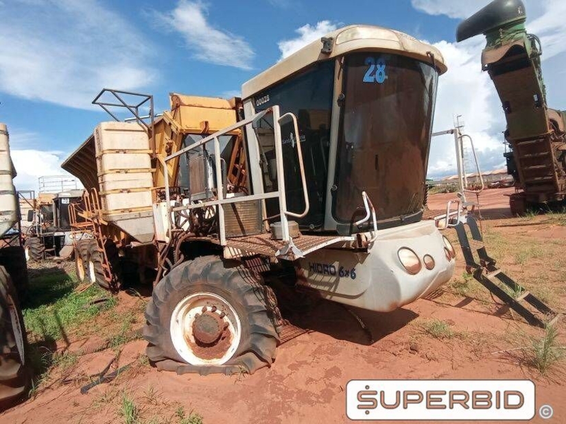 SUCATA DE PLANTADEIRA DE CANA TROPICANA PCA HY 6x6, ANO: NÃO VISUALIZADO, SÉRIE: 08/HY6X60013 (Ref: 28)