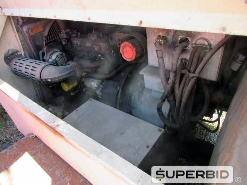 TORRE DE ILUMINAÇÃO Á DIESEL WACKER NEUSON LT6L E TORRE DE ILUMINAÇÃO Á DIESEL TEREX RL4000, ANO: 2008, SÉRIE: RL408-2436, (02 PÇ.). (Ref.: JEP)