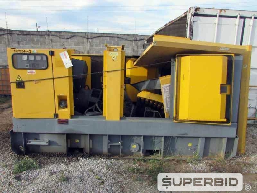 SUCATA DE CABINE PARA GERADOR ATLAS COPCO QAS170 E SUCATA DE GERADOR WEG GTA251AL24 (Ref.: JDY)