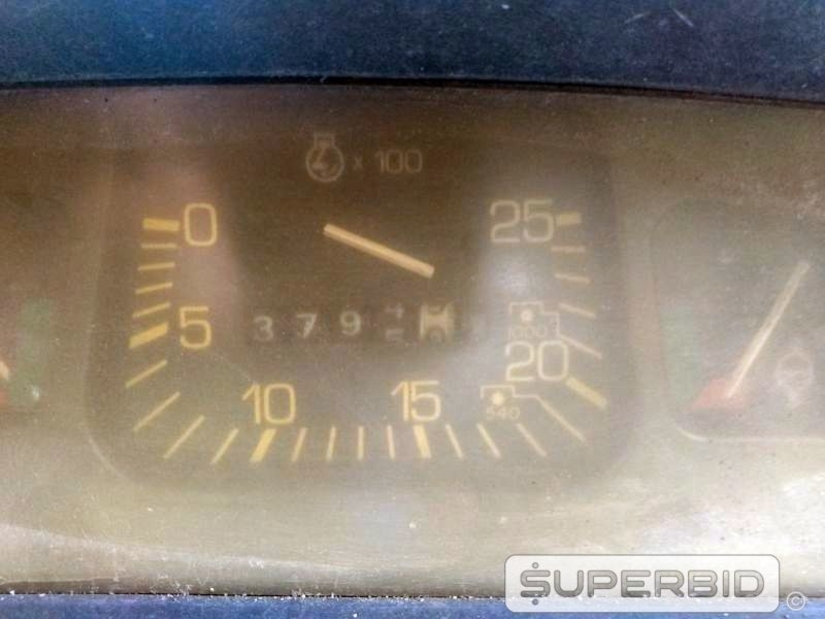 TRATOR AGRICOLA FORD 5610 (EMPLACADO), ANO: 1992, SÉRIE: V238685 (Ref: RBI)