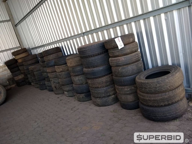 SUCATA DE PNEUS PARA CARROS, CAMINHONETES, CAMINHÕES, MÁQUINAS PESADAS E GUINCHOS (Ref.: SA)