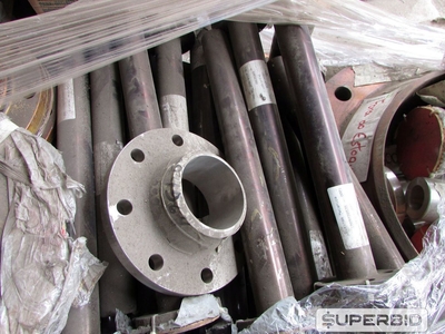 FLANGES E PARAFUSOS (APROX.: 77 PÇS). (Ref.: WMFG_UM02)