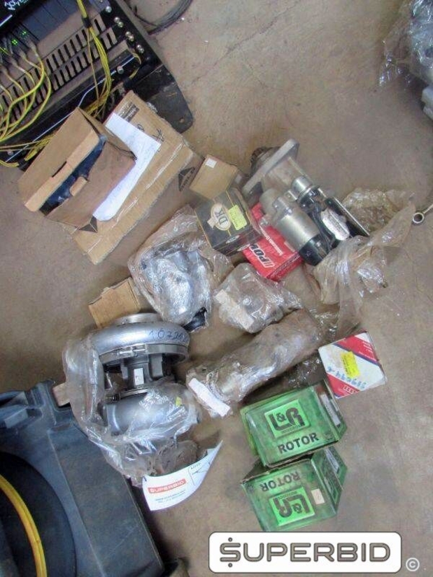 PEÇAS PARA CAMINHÕES, KOMBI E EMPILHADEIRA: ROTOR, BOBINAS, MOTOR DE PARTIDA, ALTERNADOR, TURBINA E OUTROS, (82 PÇ.) (Ref.: JF / JG)