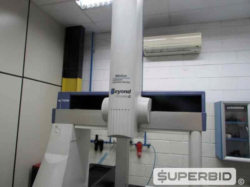 MÁQUINA TRIDIMENSIONAL MITUTOYO BND-CC7106, ANO 2005, SÉRIE.: BH000107 (Ref.: 12186)