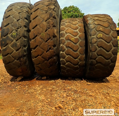 2 PNEUS 600.65-38 E 02 PNEUS 480.65-25