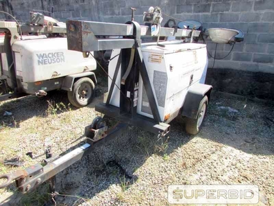 02 TORRES DE ILUMINAÇÃO Á DIESEL TEREX RL4000, POT.: 4-6 KW. (Ref.: JEQ)