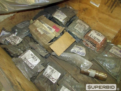 PEÇAS DE APLICAÇÃO EM VAGÕES FERROVIÁRIOS: PORCAS, PARAFUSOS, PINOS, REBITES E OUTROS (APROX. 9.099 PÇS). (Ref.: V196_UM02)