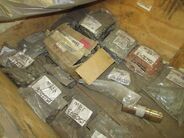 PEÇAS DE APLICAÇÃO EM VAGÕES FERROVIÁRIOS: PORCAS, PARAFUSOS, PINOS, REBITES E OUTROS (APROX. 9.099 PÇS). (Ref.: V196_UM02)