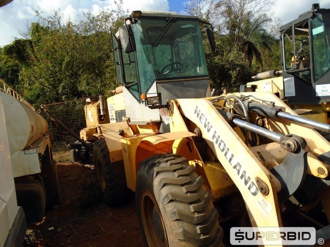 PÁ CARREGADEIRA NEW HOLLAND 12C 4X4, ANO: 2012, CAP: CAÇAMBA: 1M3., SÉRIE: HBZN012CLCAE02382 (Ref: SBL / TP32798)