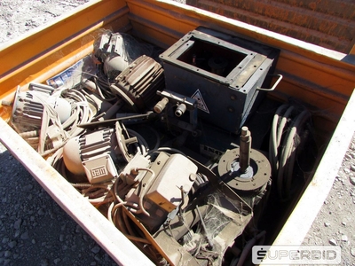 APROX. 51 MACACOS HIDRÁULICOS DE COMANDO Á DISTÂNCIA FAREX/GUIMMY, CAP.: 100 E 200 T (Ref.: WMGN_UM02)