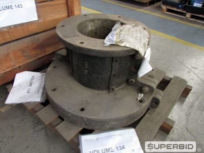 CURVAS, FLANGES, REDUÇÕES CONCÊNTRICAS, TEES E OUTROS (APROX.: 75 PÇS). (Ref.: WMEV_UM02)