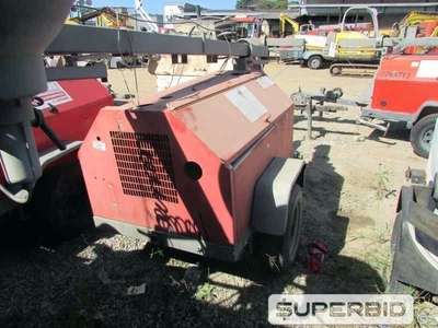 TORRE DE ILUMINAÇÃO Á DIESEL TEREX RL4000, ANO: 2008, SÉRIE: RL409-774 E SUCATA DE TORRE DE ILUMINAÇÃO TEREX RL4000, (02 PÇ.) (Ref.: JEL)