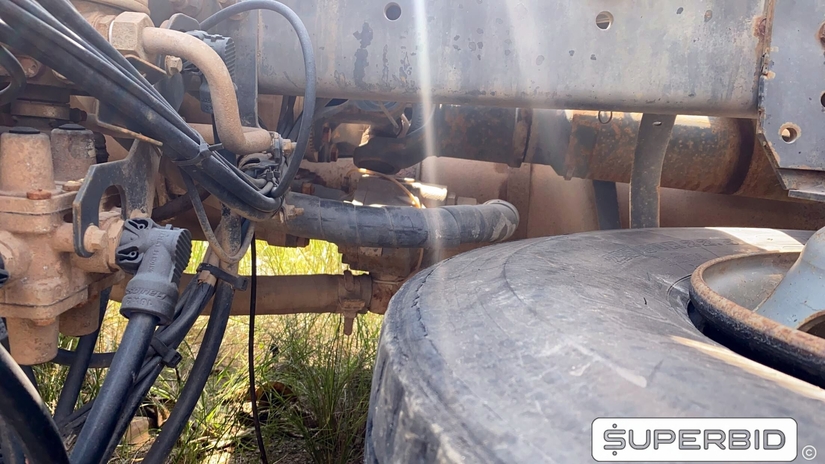 CAMINHÃO BASCULANTE  VOLVO VM 330 6X4R, 2013/2013, Placa FINAL 2 (RJ),  (Ref.: IBP)