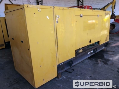 GRUPO GERADOR Á DIESEL OLYMPIAN CATERPILLAR GEP 150, POT: 150/165 KVA CARENADO (Ref.: RBD)