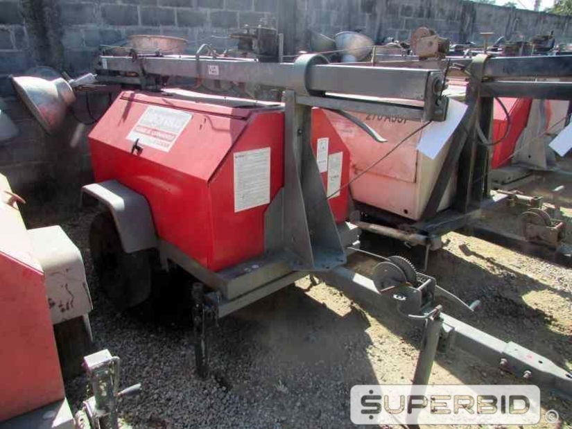 TORRE DE ILUMINAÇÃO Á DIESEL TEREX RL4000, ANO: 2008, SÉRIE: RL409-774 E SUCATA DE TORRE DE ILUMINAÇÃO TEREX RL4000, (02 PÇ.) (Ref.: JEL)