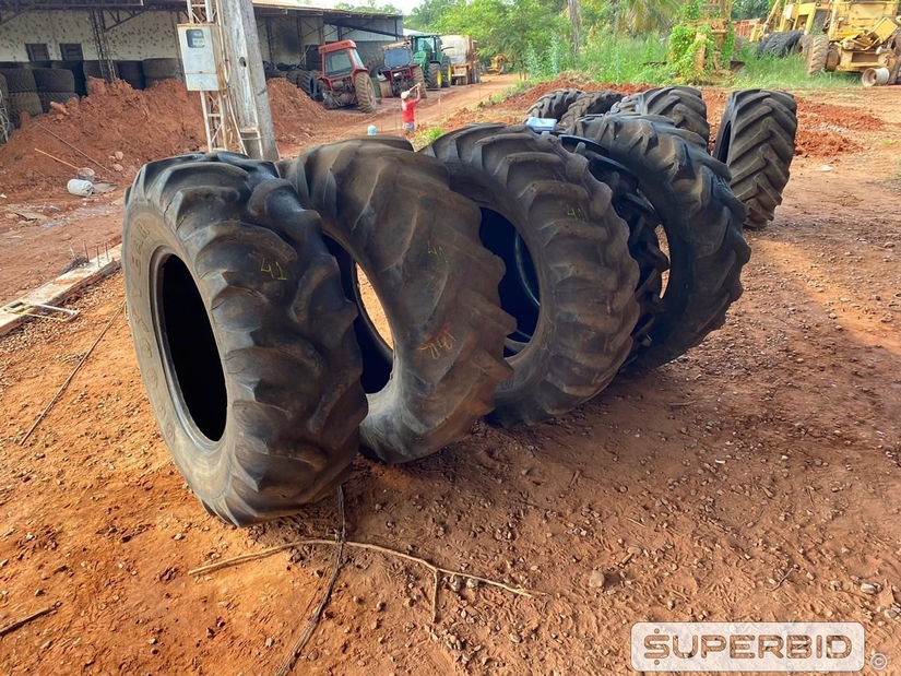 03 PNEUS 14/9-24, 01 PNEU 12/4-24, 01 PNEU 12/4-28