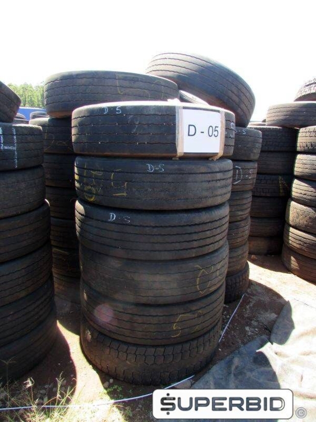 20 SUCATAS DE PNEUS 295/80 PARA REAPROVEITAMENTO (Ref.: D-05)