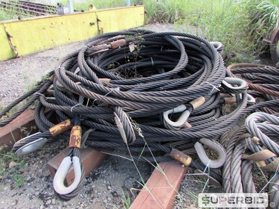 APROX. 70 ESTROPOS E LAÇOS DE CABO DE AÇO. (Ref.: WMCK_UM02)