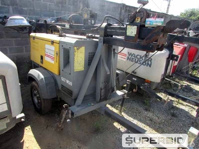 TORRE DE ILUMINACAO TEREX RL4000 E TORRE DE ILUMINACAO Á DIESEL ATLAS COPCO QLTM20, ANO: 2013, SÉRIE: BRP092109, (02 PÇ.) (Ref.: JER)