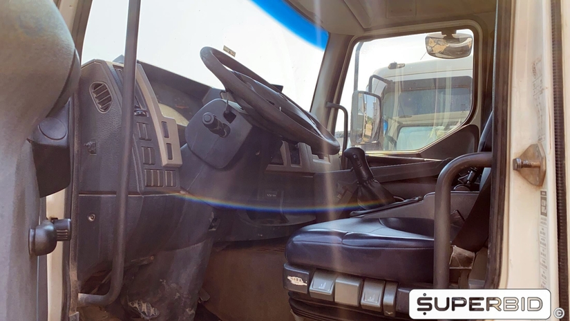 CAMINHÃO BASCULANTE  VOLVO VM 330 6X4R, 2012/2012, Placa FINAL 7 (RJ),  (Ref.: IBQ)