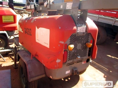 04 TORRES DE ILUMINAÇÃO TEREX E ALTLAS, MOD.: RL400 E QLTM20 (Ref.: PAV)