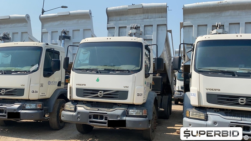 CAMINHÃO BASCULANTE  VOLVO VM 330 6X4R, 2013/2013, Placa FINAL 7 (RJ),  (Ref.: IBK)