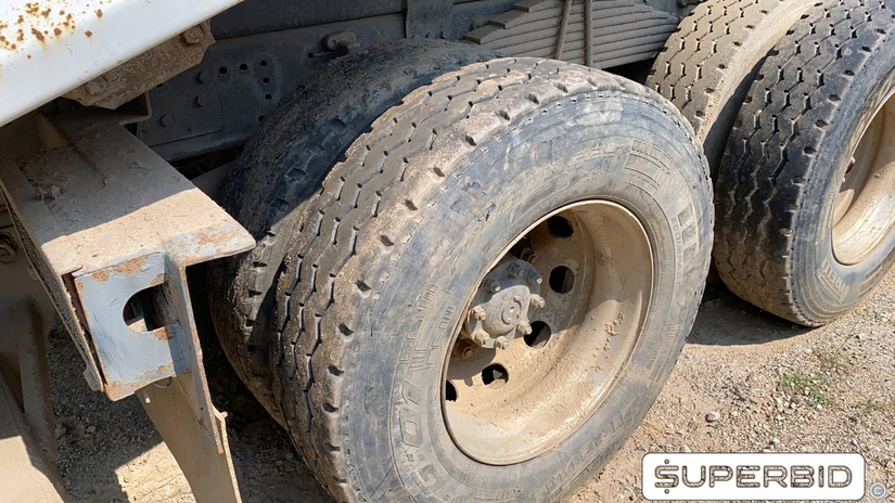 CAMINHÃO BASCULANTE  VOLVO VM 330 6X4R, 2013/2013, Placa FINAL 4 (RJ),  (Ref.: IBO)