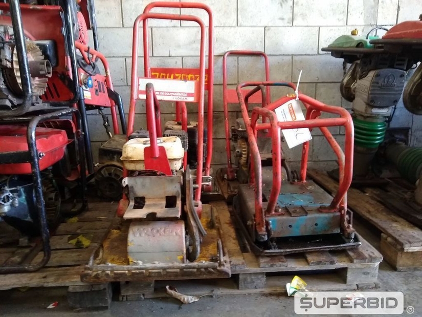 03 PLACAS VIBRATÓRIAS WACKER NEUSON VP 1550 80 KG E 01 PLACA VIBRATÓRIA WEBER CG2 80 KG. (Ref.: SC)