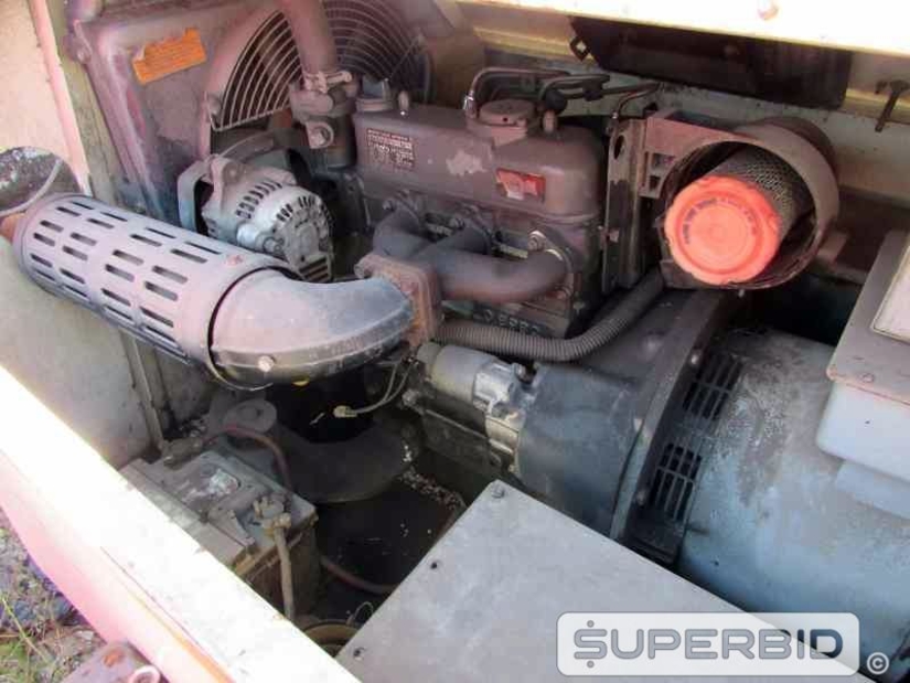 TORRE DE ILUMINAÇÃO Á DIESEL WACKER NEUSON LT6L E TORRE DE ILUMINAÇÃO Á DIESEL TEREX RL4000, ANO: 2008, SÉRIE: RL408-2436, (02 PÇ.). (Ref.: JEP)