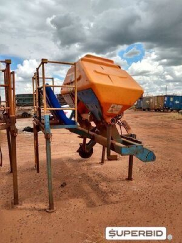 DISTRIBUIDORA DE ADUBO DMB, ANO: 2013, SÉRIE: 80615 (Ref.: 1235)