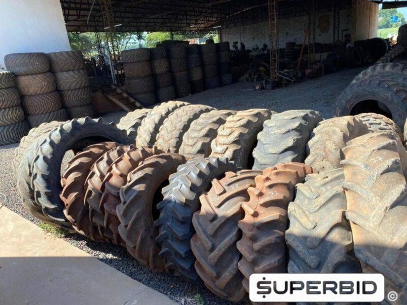 24 PNEUS AGRÍCOLAS DIVERSOS (Ref.: 10)