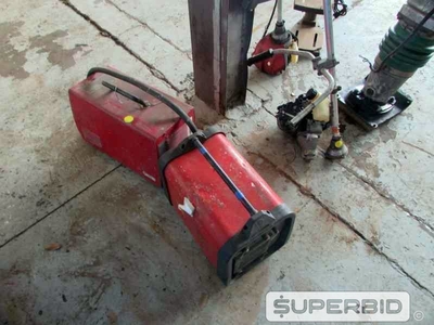 INVERSORAS DE SOLDA, ROÇADEIRA, COMPACTADOR DE SOLO WACKER NEUSON E FURADEIRA DE COLUNA, (11 PÇ.) (Ref.: JDH)