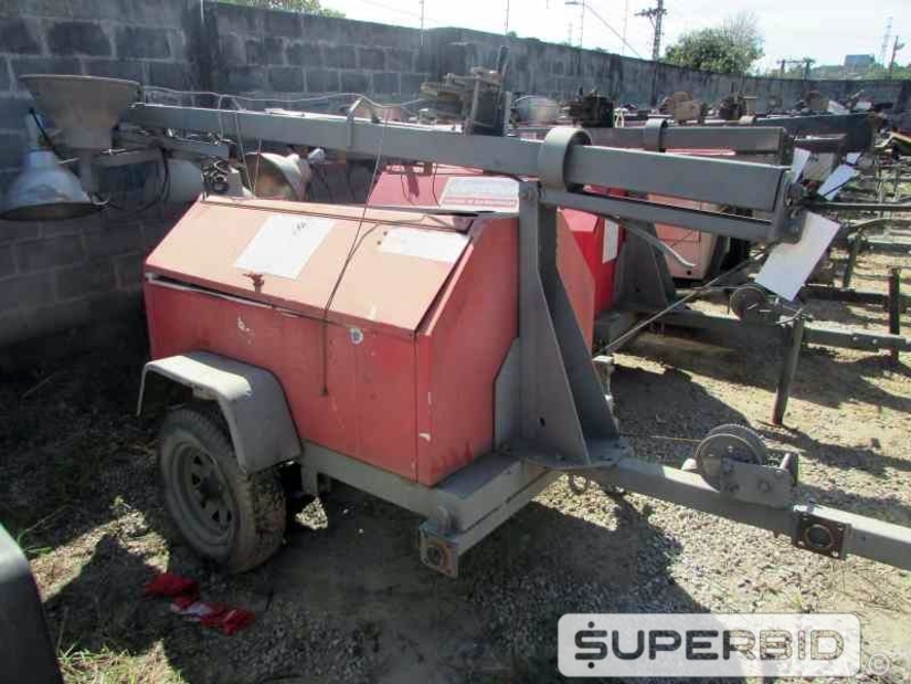 TORRE DE ILUMINAÇÃO Á DIESEL TEREX RL4000, ANO: 2008, SÉRIE: RL409-774 E SUCATA DE TORRE DE ILUMINAÇÃO TEREX RL4000, (02 PÇ.) (Ref.: JEL)