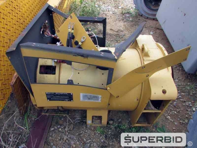 SUCATAS DE: PALETEIRA PALETRANS, GUINCHO GIRAFA TIL MARCONI, GERADOR OLYMPIAN, PRENSA PNEUMÁTICA E PLATAFORMA, (07 PÇ.) (Ref.: JDX)