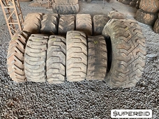 06 PNEUS 12.5/80-18, 03 PNEUS 12-16,5, 01 PNEU 8.00-18, 01 PNEU 15-22,5 E 01 PNEU 10,5-16