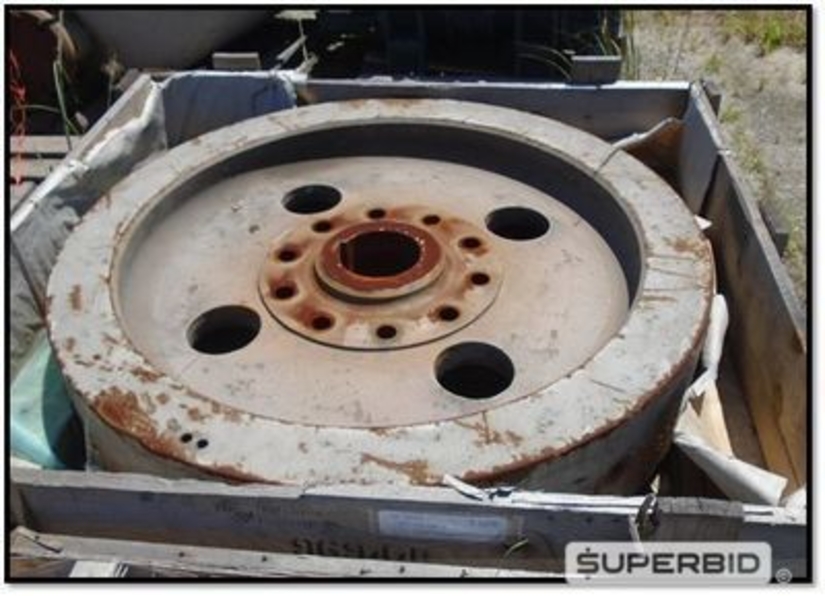 SUCATA DE TANQUES EM AÇO CARBONO, PÁ, SUCATA DE VOLANTE EM AÇO CARBONO E ACOPLAMENTO FLEX (21 PÇ) (Ref.: Lote 06)