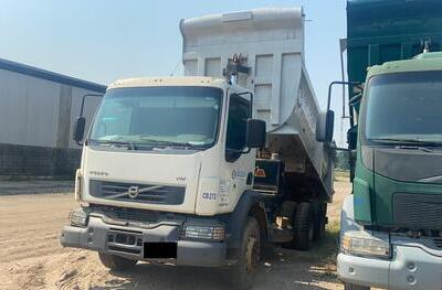 CAMINHÃO BASCULANTE VOLVO VM 330 6X4R, 2013/2013, Placa FINAL 9 (RJ), (Ref.: IBG)