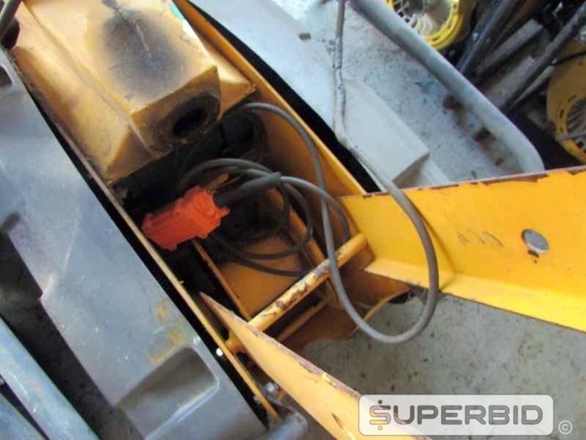 02 MINI GRUA MENEGOTTI ELLEVA 500, CAP.: 500 KG. (Ref.: JDC)