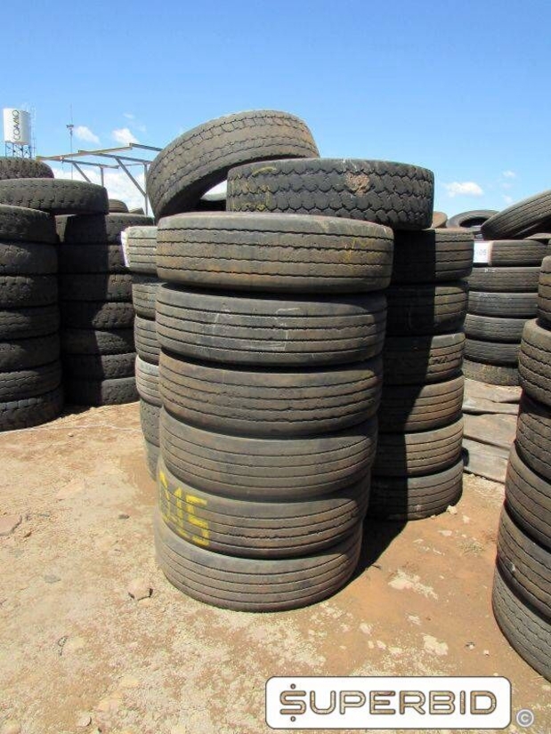 20 SUCATAS DE PNEUS 295/80 PARA REAPROVEITAMENTO (Ref.: D-15)