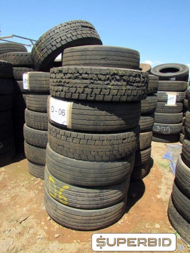 20 SUCATAS DE PNEUS 295/80 PARA REAPROVEITAMENTO (Ref.: D-06)