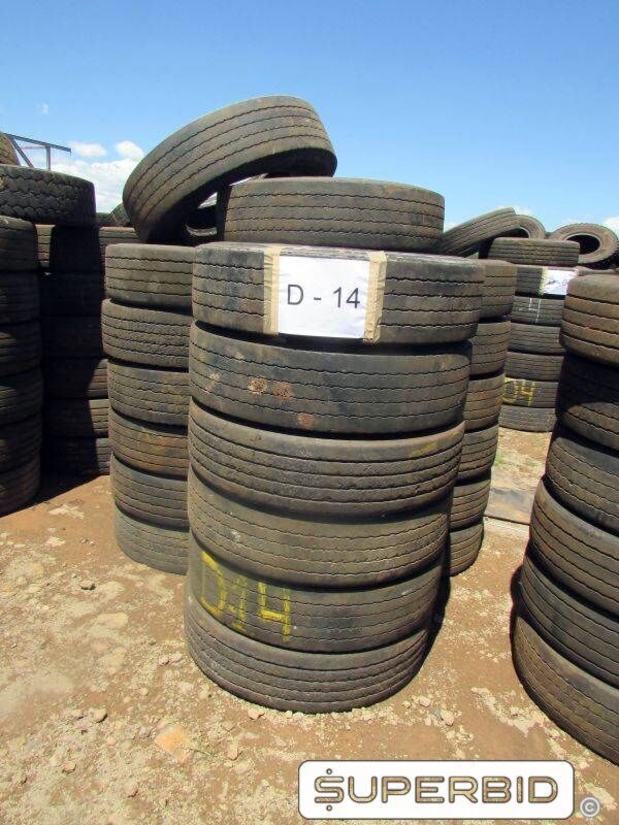 20 SUCATAS DE PNEUS 275/80 PARA REAPROVEITAMENTO (Ref.: D-14)