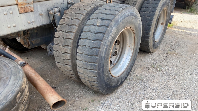 CAMINHÃO BASCULANTE VOLVO VM 330 6X4R, 2013/2013, Placa FINAL 2 (RJ), (Ref.: IBN)