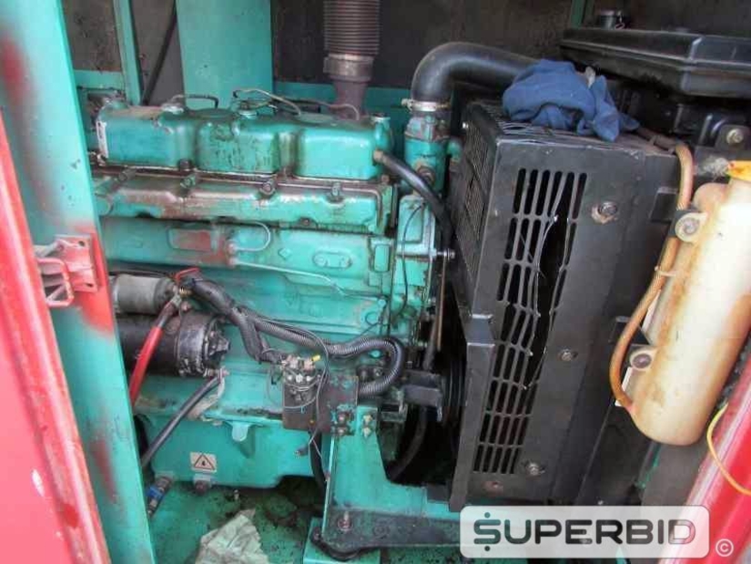 GRUPO GERADOR Á DIESEL CUMMINS 40 KVA. (Ref.: JDT)