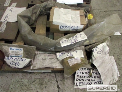 PEÇAS DE APLICAÇÃO EM VAGÕES FERROVIÁRIOS: PARAFUSOS, ARRUELAS, MANGUEIRAS, PINOS E TAMPÃO (APROX.: 102 PÇS). (Ref.: V210_UM02)