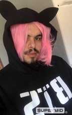 Maicon Küster - Peruca da personagem Jéssica K-Popper