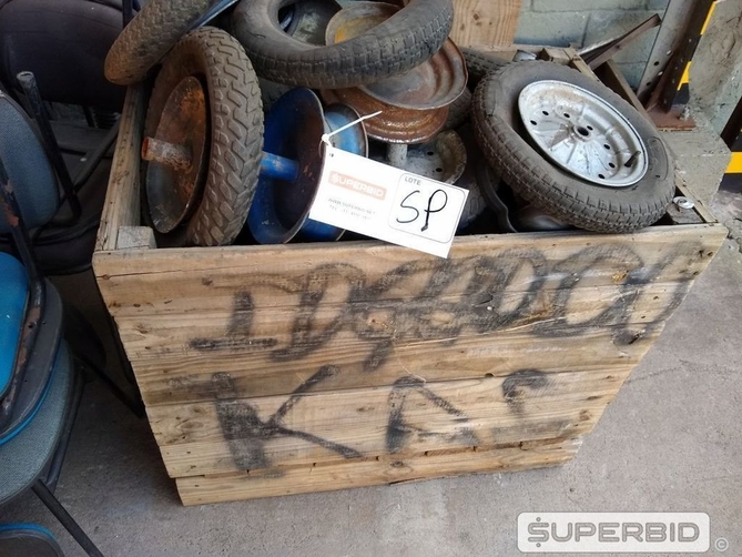 CARRINHOS DE MÃO, BARRACAS DE LONA, MOVEIS EM GERAL E CAIXAS D'ÁGUA. (Ref.: SP)